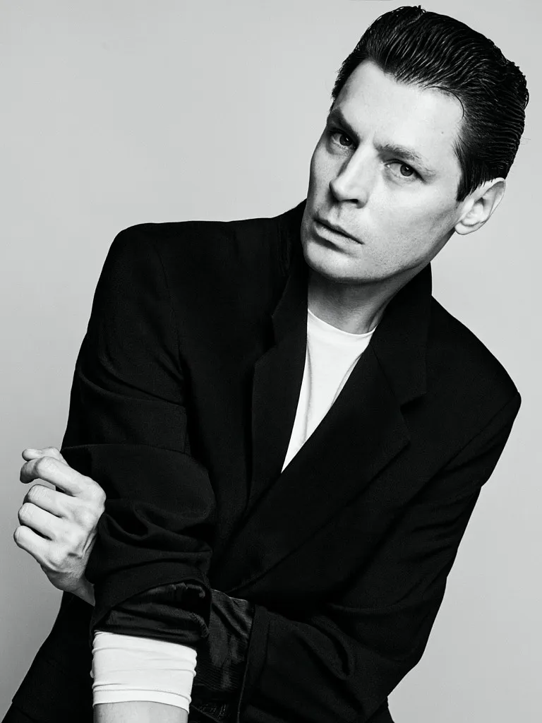 Adrian — Portfolioaufnahme 19 von 32