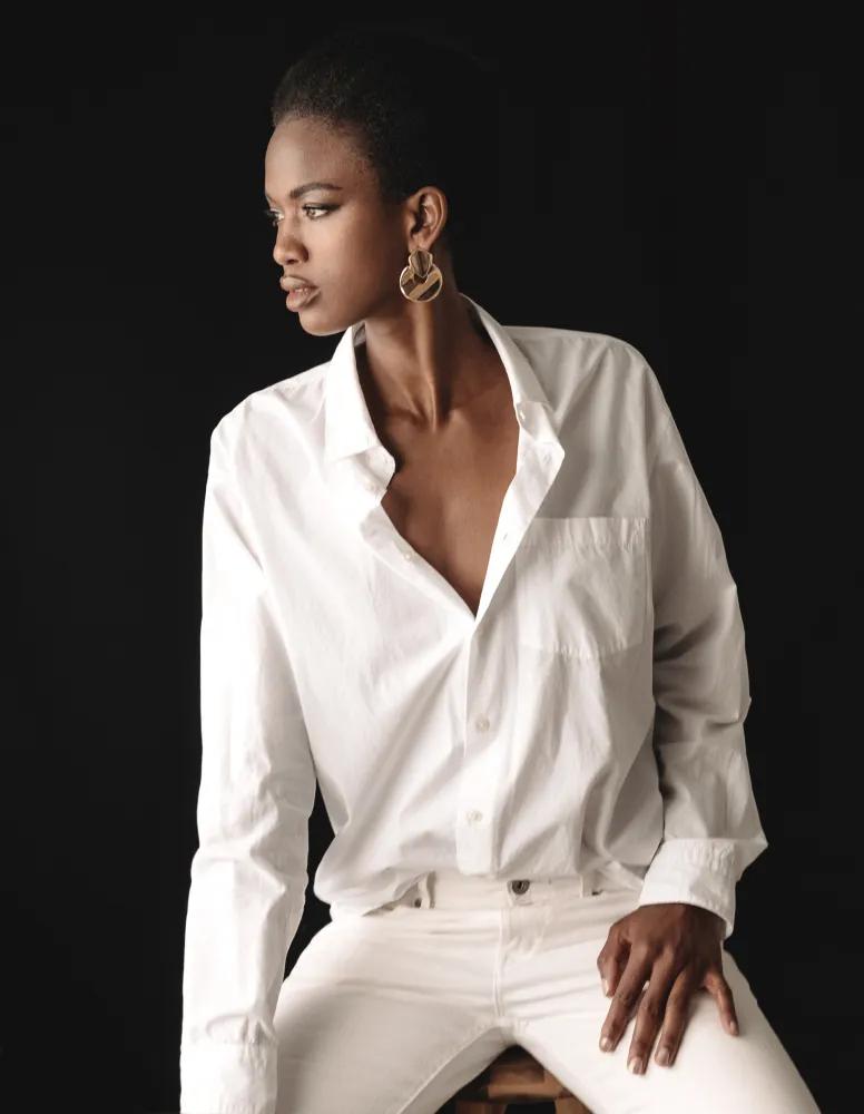 Barry, Model im Damen-Board von THE NAME Management — Sedcard-Porträt