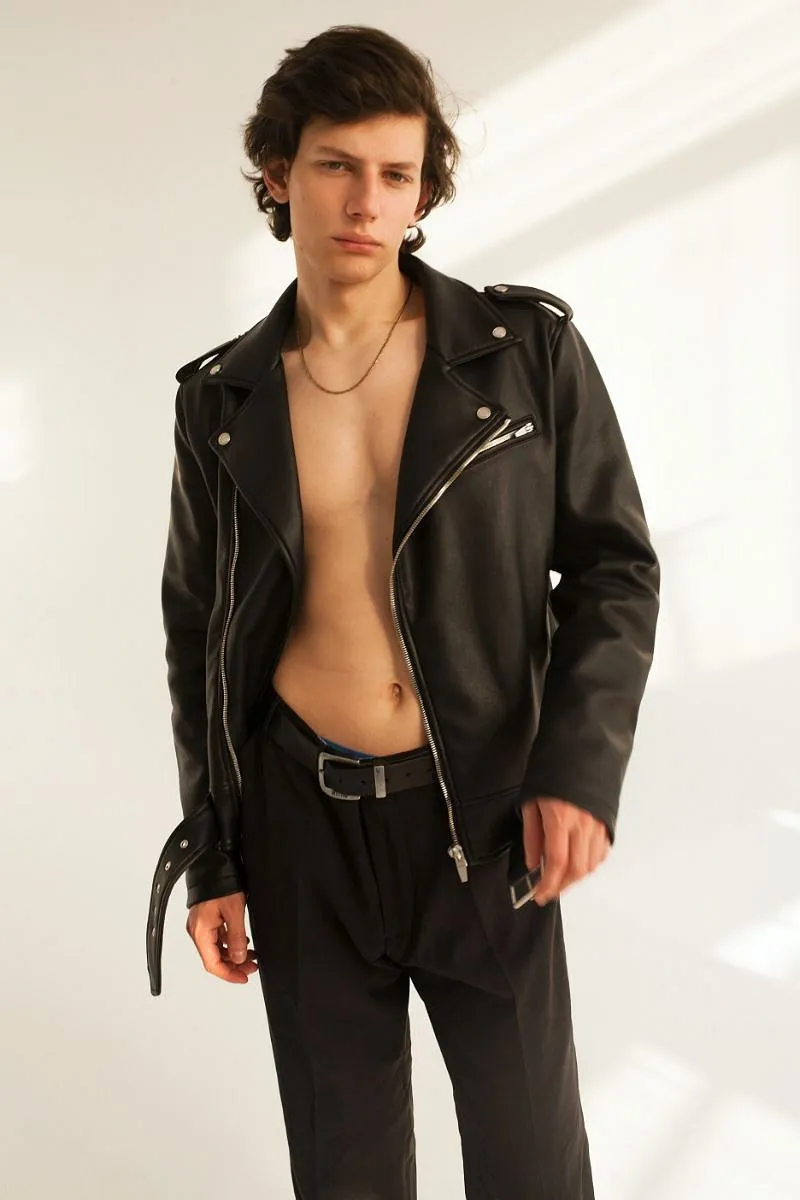 Krzysztof R. — portfolio image 12 of 34