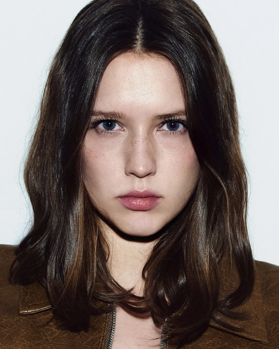 Valerie S. — Portfolioaufnahme 2 von 17